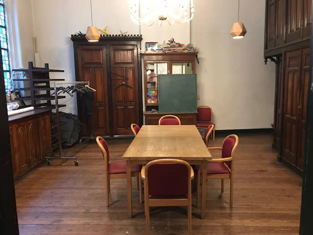 telkamer ruimte naast het hoofdaltaar.